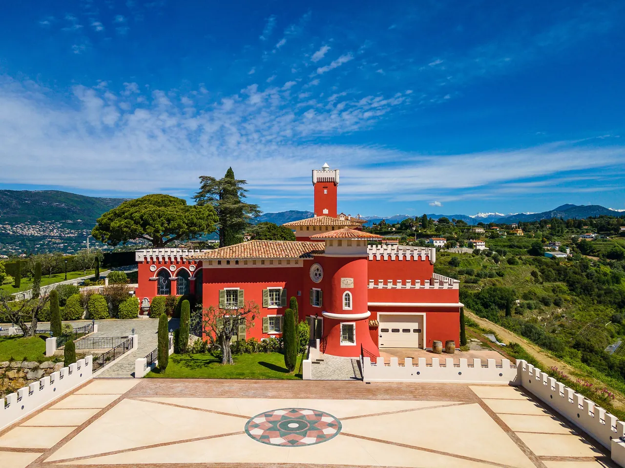 Old Nice and a tasting at Château de Crémat, Vieux Nice, Bellet hills